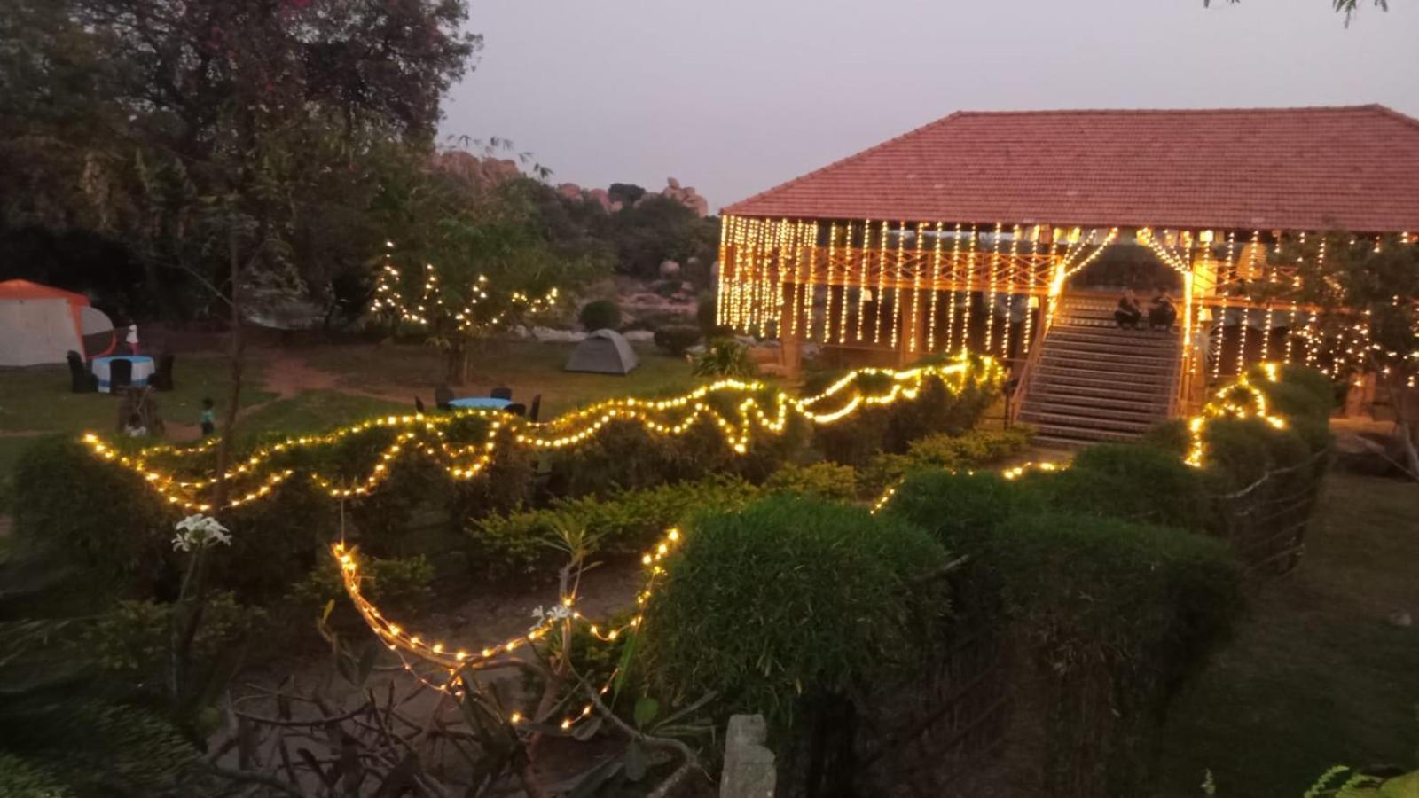 Leo Woods Hampi River View Hotel Bagian luar foto